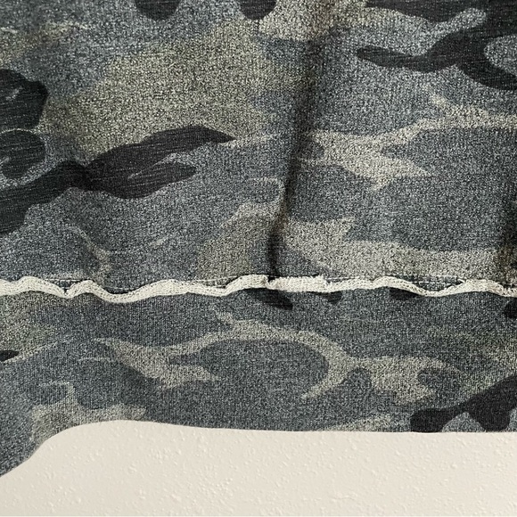 Sundry | Camo Boatneck Slub Knit Sweatshirt, size 1 (small) - Picture 6 of 11